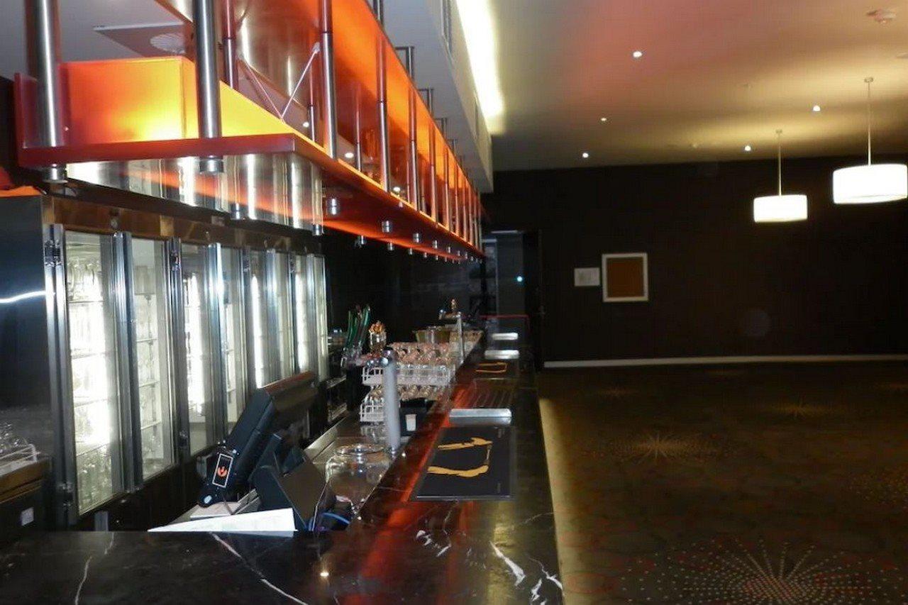Mantra Melbourne Melton Exterior foto