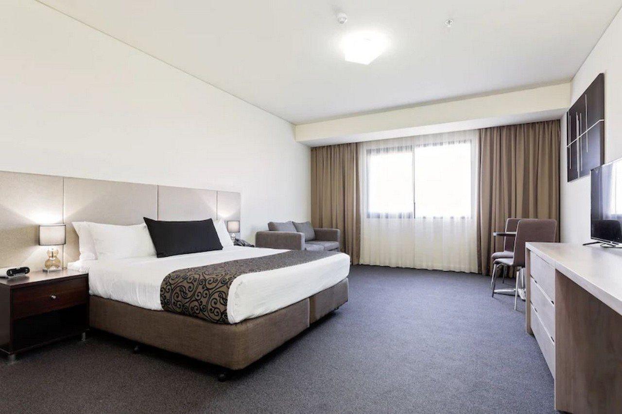 Mantra Melbourne Melton Exterior foto
