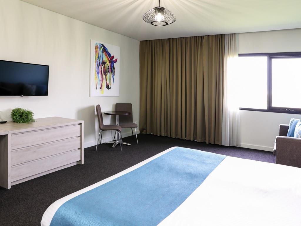 Mantra Melbourne Melton Exterior foto