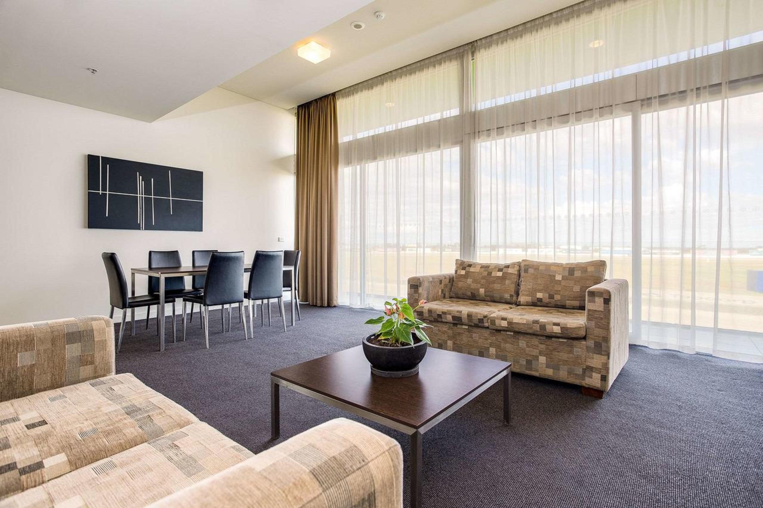 Mantra Melbourne Melton Exterior foto