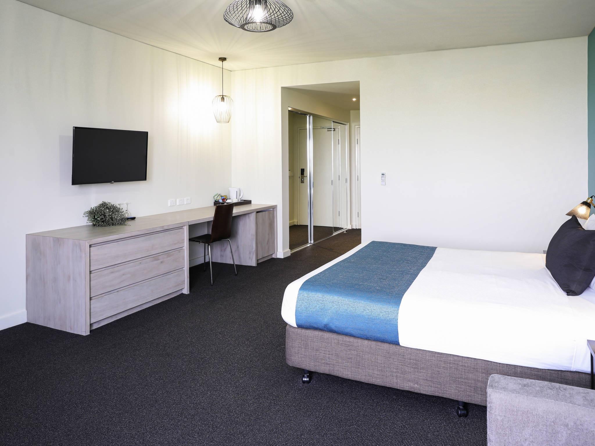 Mantra Melbourne Melton Exterior foto