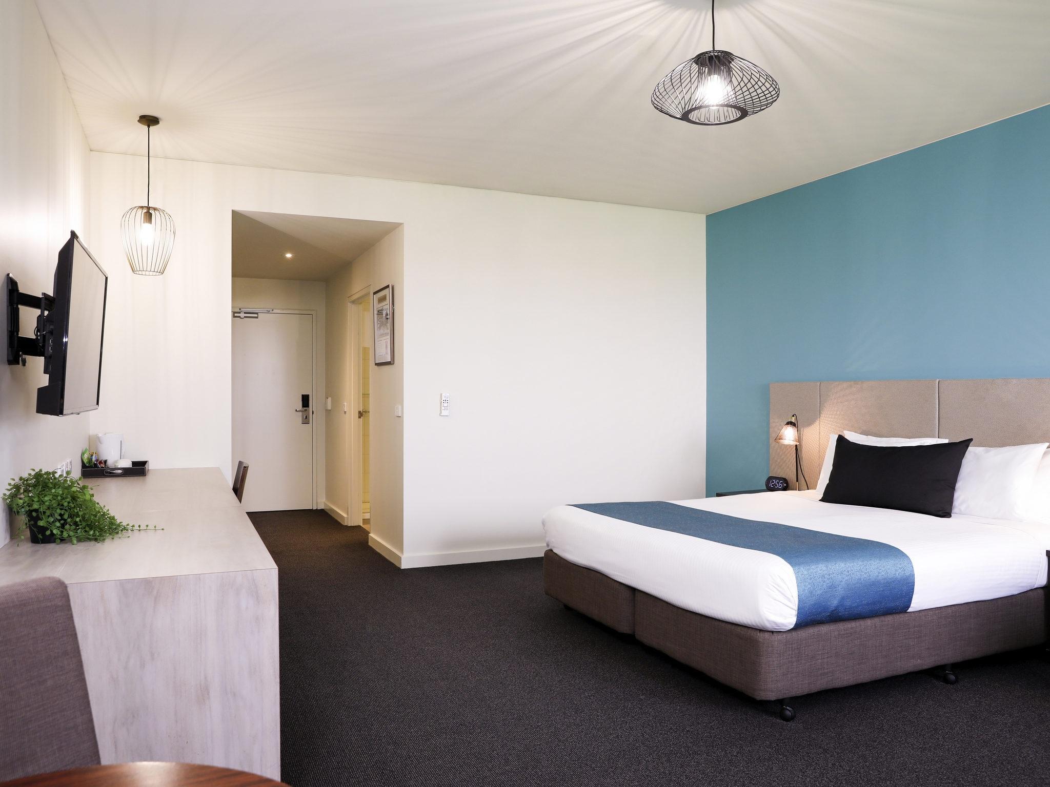 Mantra Melbourne Melton Exterior foto