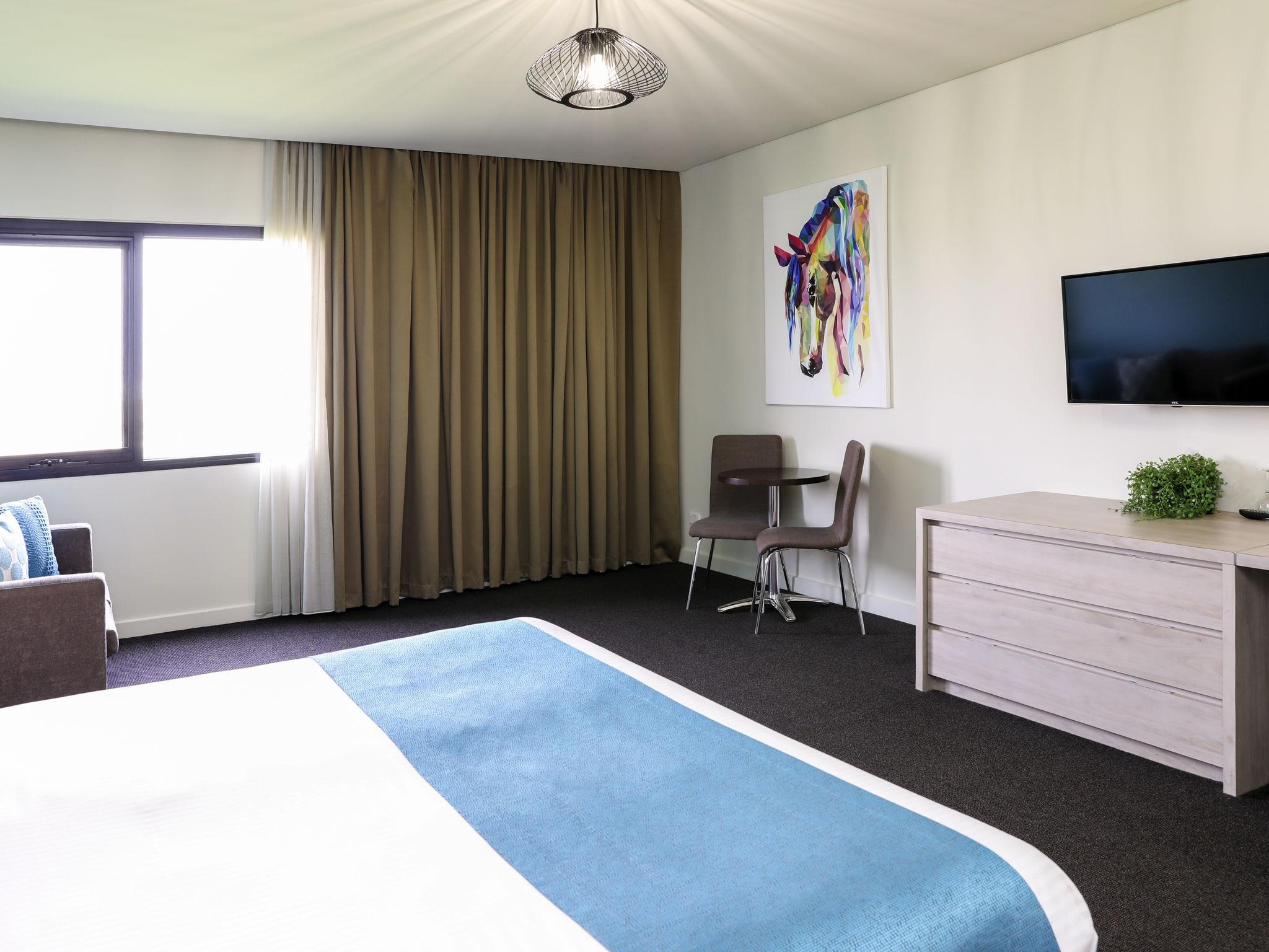 Mantra Melbourne Melton Exterior foto