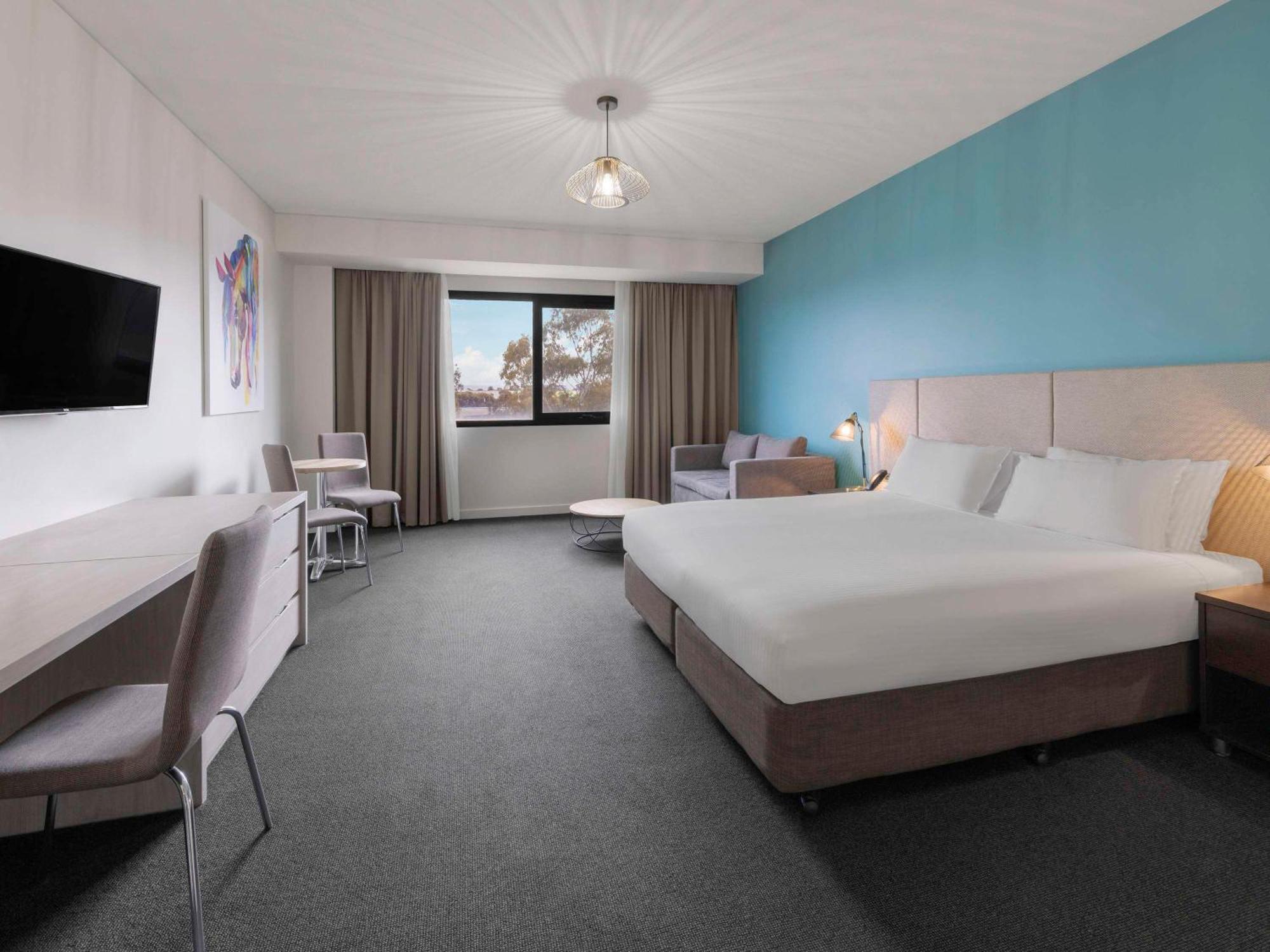 Mantra Melbourne Melton Exterior foto
