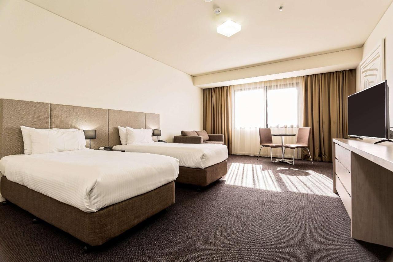 Mantra Melbourne Melton Exterior foto